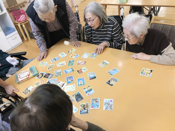 カルタ取り